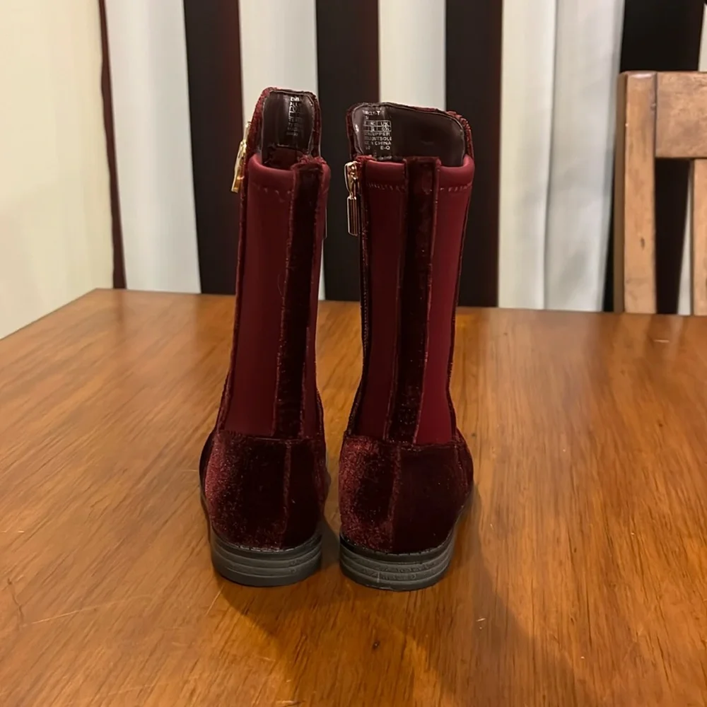 Michael Kors Emma Lily velour Boots new plum Girls Toddlers Size 8